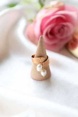 Bague ajustable perle d'eau douce, nacre, plaqué or