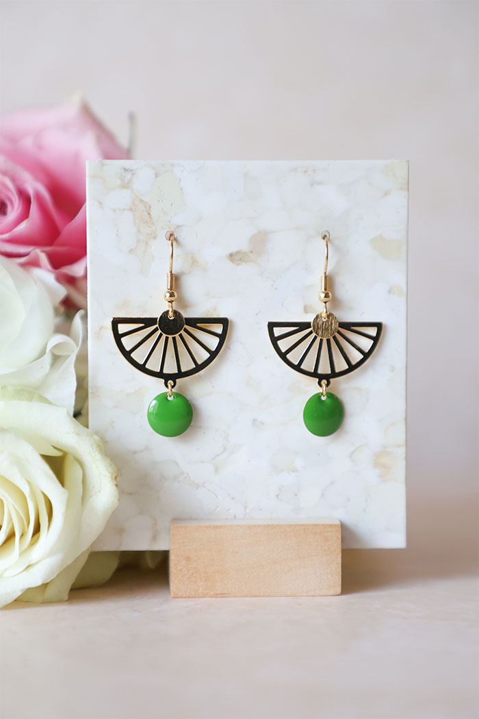 Cindy 1 Boucle d'oreille pendante fantaisie resine verte et dorée